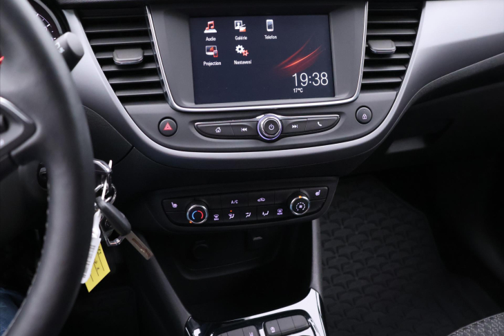 Opel Crossland X 1,2 T 81kW Aut.klima CZ