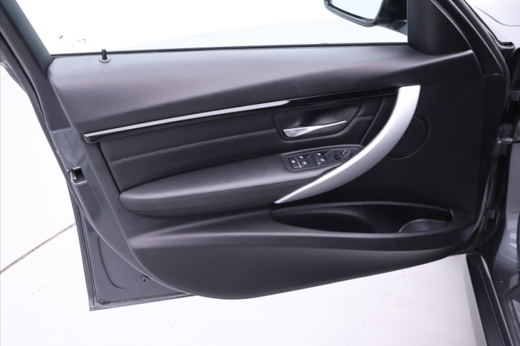 BMW Řada 3 1,5 318i Aut. M-Sport Shadow