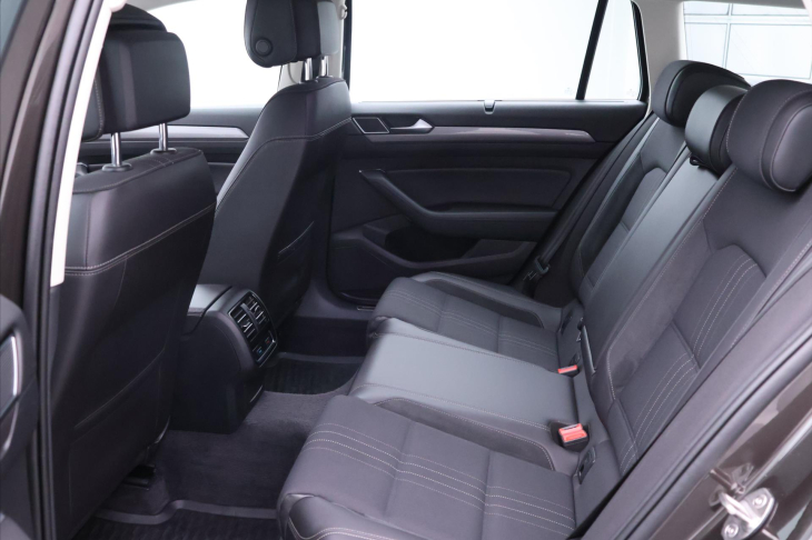 Volkswagen Passat 2,0 TDI 140kW DSG LED Alltrack