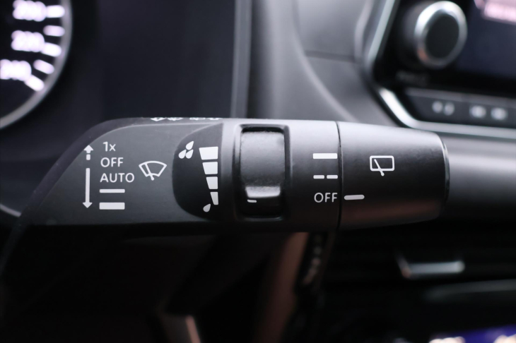 Nissan Qashqai 1,3 DIG-T MHEV Business Tažné