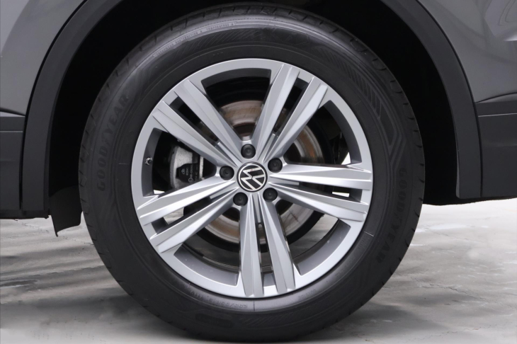 Volkswagen Touareg 3,0 TDI 170kW CZ DPH 1.Maj.