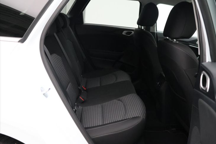 Kia Ceed 1,5 T-GDI 117kW DCT TOP DPH CZ