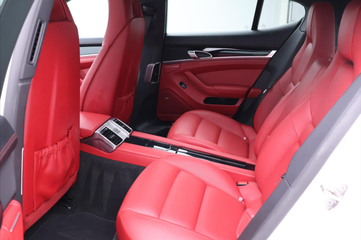 Porsche Panamera 3,0 V6 221kW Turbodiesel