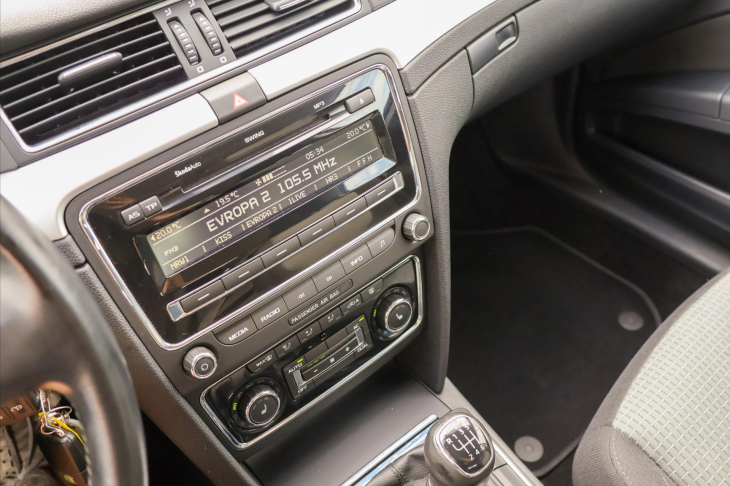 Škoda Superb 2,0 TDI Exclusive Xenon 1.Maj.