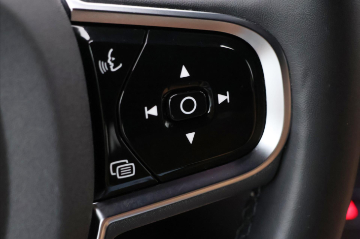 Volvo XC90 2,0 B5 173kW AWD Plus Bright CZ DPH