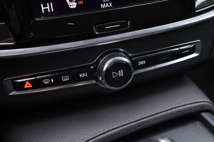 Volvo V90 2,0 D4 140kW Aut. AWD Momentum