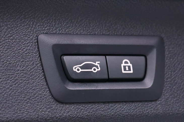 BMW Řada 5 2,0 520d 140kW AT Touring DPH