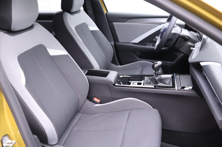 Opel Astra 1,2 Turbo 81kW Edition CZ