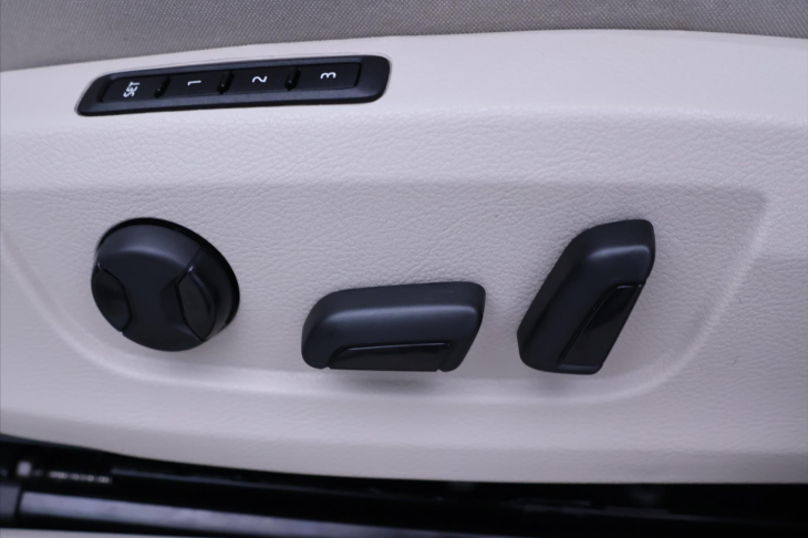 Škoda Superb 2,0 TDI 110 kW Style DSG CZ DPH