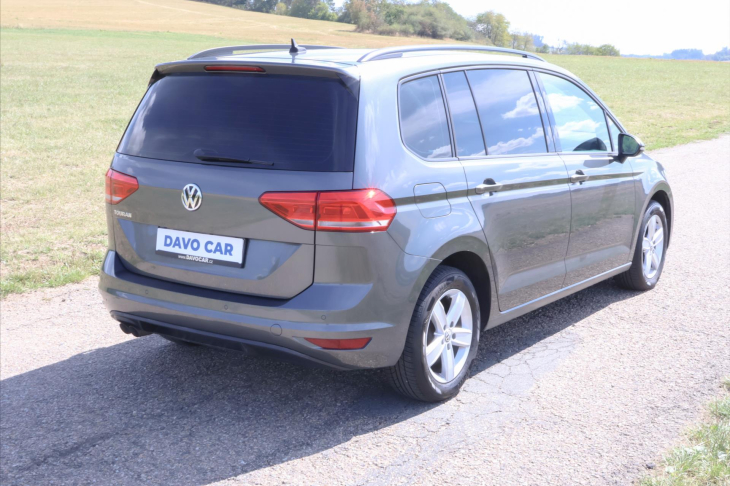 Volkswagen Touran 2,0 TDI 110kW DSG LED 1.Maj.
