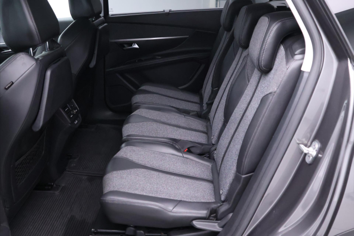 Peugeot 5008 1,6 HDI 88kW Active 7-Míst LED