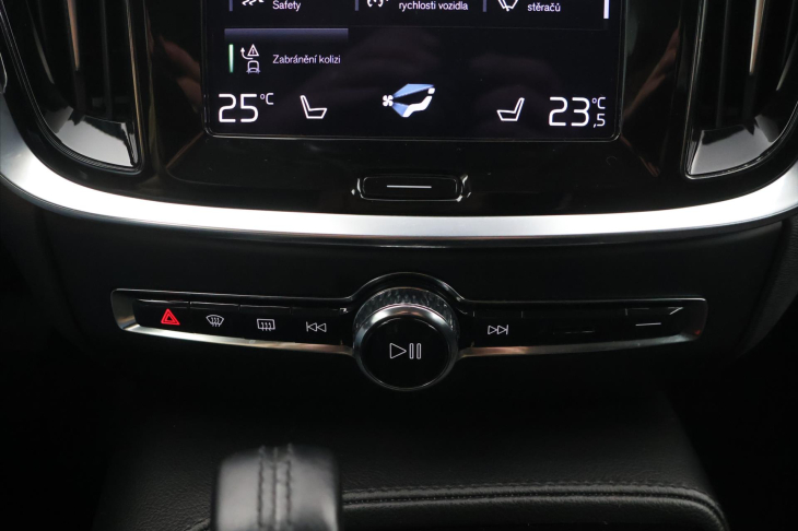 Volvo V60 2,0 T6 186kW 4x4 MomentumPro