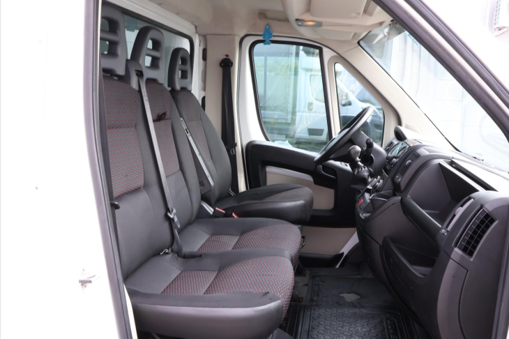 Peugeot Boxer 2,0 BlueHDI 120kW Spaní CZ DPH