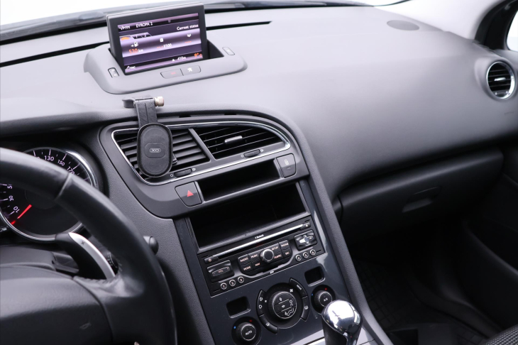 Peugeot 5008 1,6 HDI 82kW Automat Premium