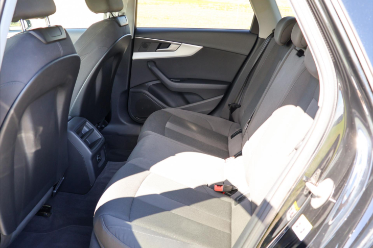 Audi A4 2,0 TDI 110kW Sport Navi Xenon