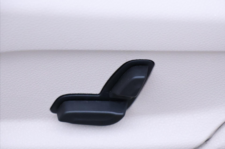 Mercedes-Benz Třídy C 2,0 220d 143kW 4Matic LED