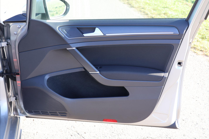 Volkswagen Golf 2,0 GTI 180kW DSG Performance