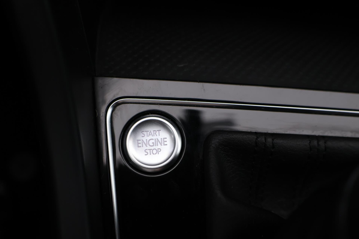 Volkswagen Touran 1,4 TSI 110kW DSG Sound 7-Míst