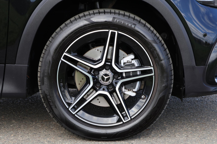 Mercedes-Benz GLB 2,0 200d 4MATIC AMG Premium +