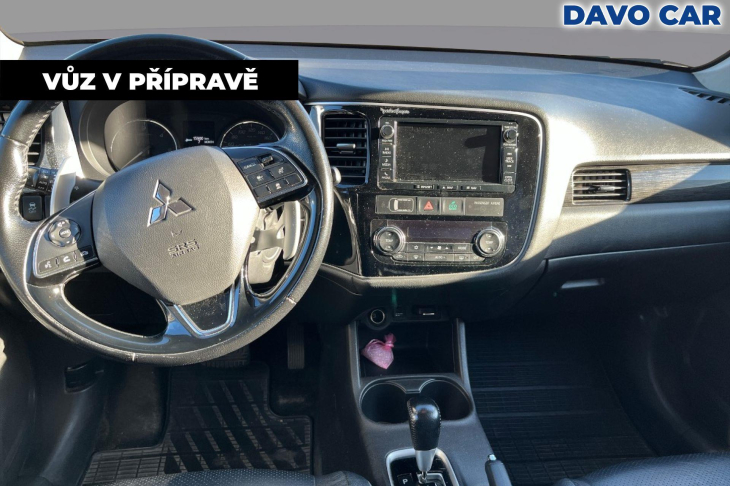 Mitsubishi Outlander 2,2 DI-D Aut. Intense 4WD CZ