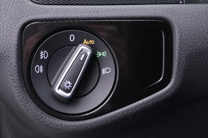 Volkswagen Golf 2,0 TDI 135kW DSG Serv.kniha