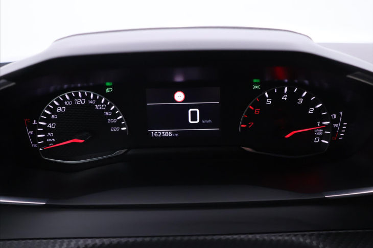 Peugeot 2008 1,2 PT Allure LED 1.Maj DPH