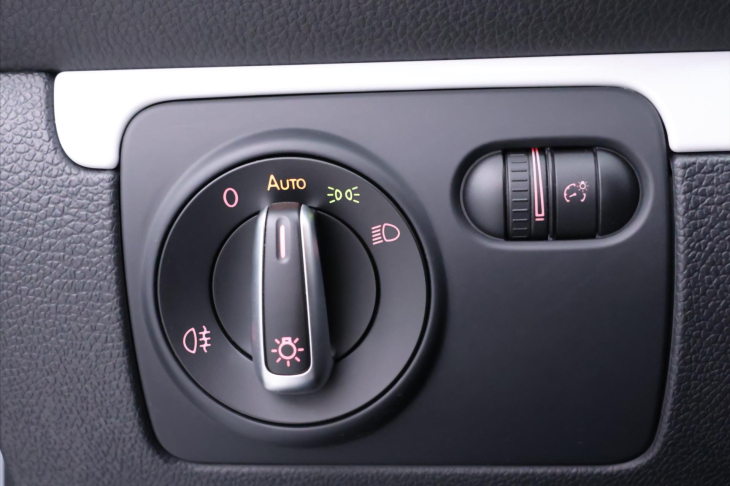 Volkswagen Scirocco 2,0 TSI 195kW R Serv.kniha