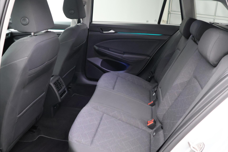 Volkswagen Golf 1,5 TSI 96kW CZ Life 1.Maj DPH