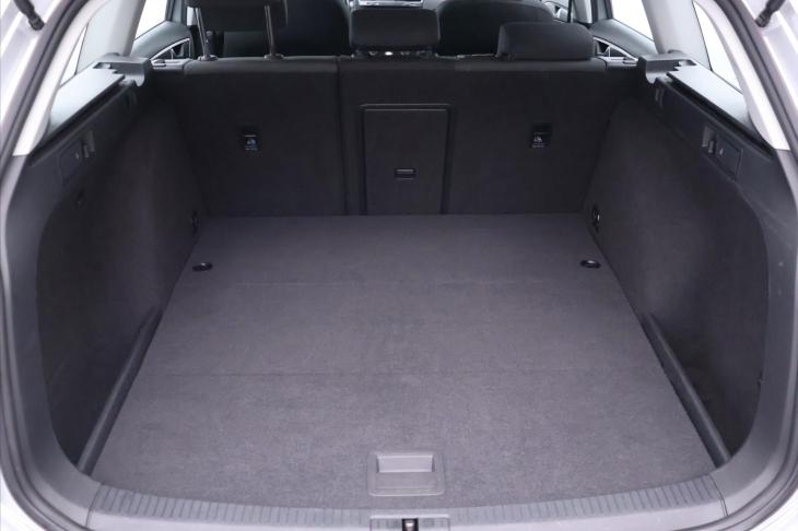 Volkswagen Golf 2,0 TDI 110kW DSG 1.Maj. DPH