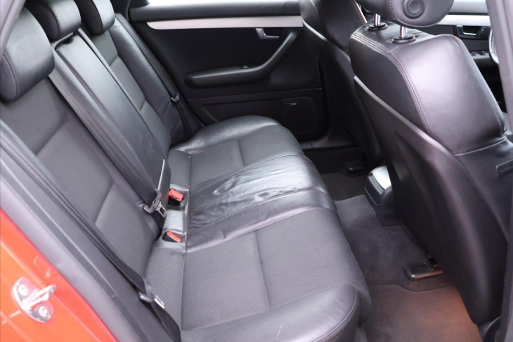 Audi A4 2,7 TDI 132kW S-Line Xenon