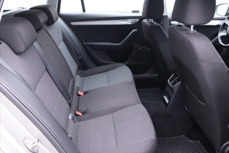 Škoda Octavia 1,6 TDI Ambition klima Tempo