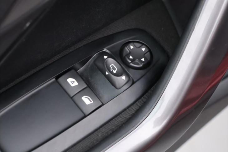 Peugeot 2008 1,2 PureTech 60kW CZ Active