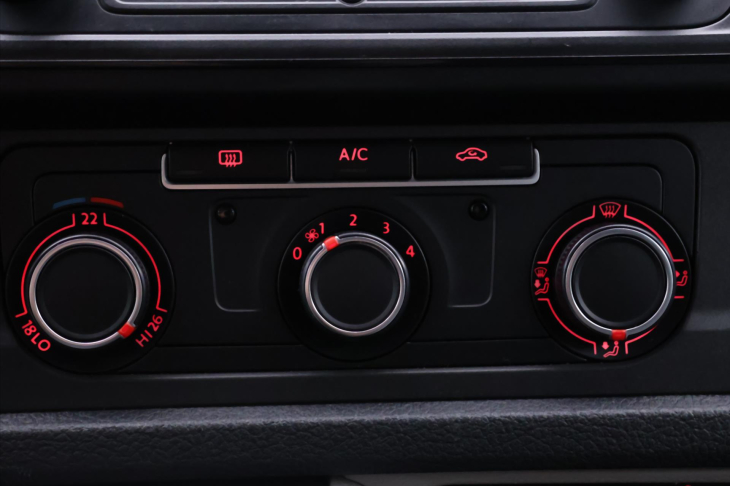 Volkswagen Transporter 2,0 TDI 110kW CZ 9-Míst Tažné