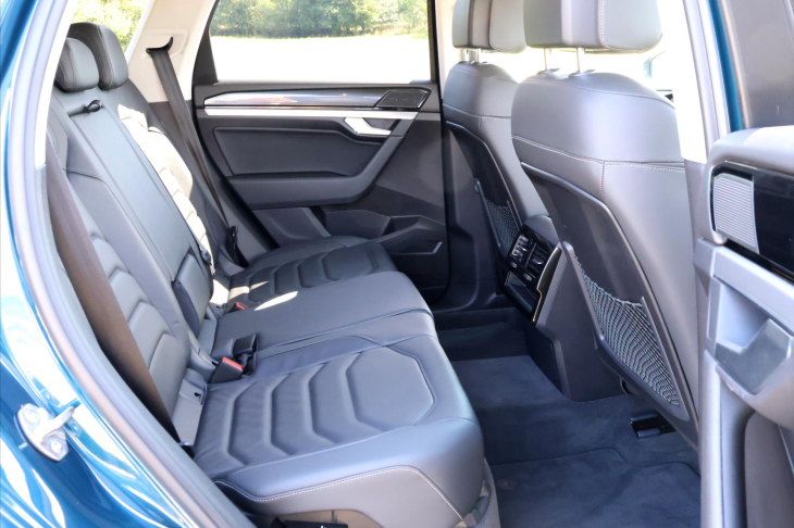 Volkswagen Touareg 3,0 TDI 210kW 4M LED DPH CZ