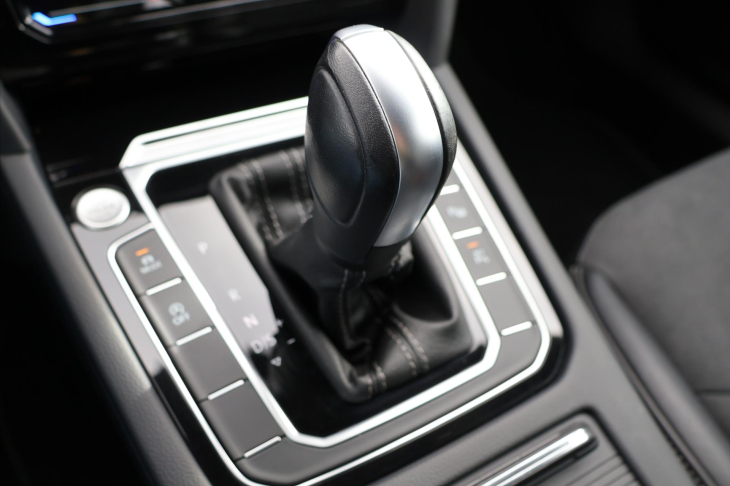 Volkswagen Arteon 2,0 TSI 206 kW R-line DSG DPH CZ