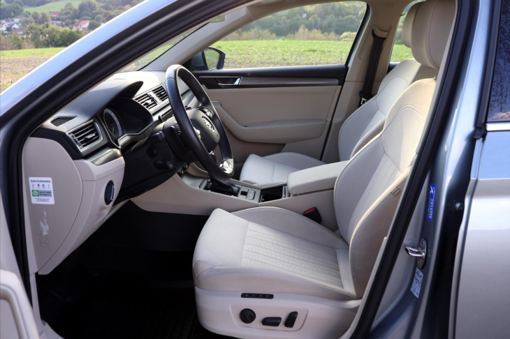 Škoda Superb 2,0 TDI DSG 4x4 CZ Style DPH