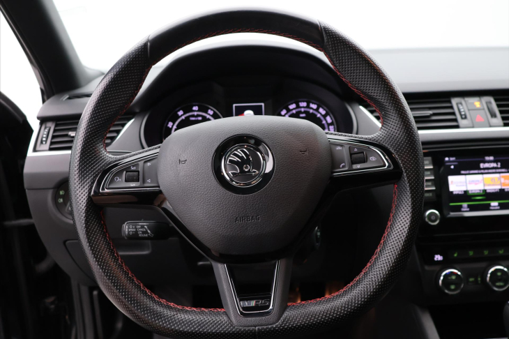 Škoda Octavia 2,0 TSI DSG RS230 CZ Challenge