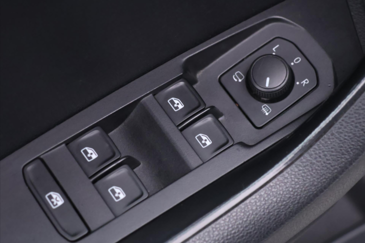 Škoda Karoq 2,0 TDI DSG 4x4 Sportline DPH