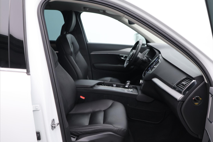 Volvo XC90 2,0 B5 173 kW AWD 7 Míst DPH CZ