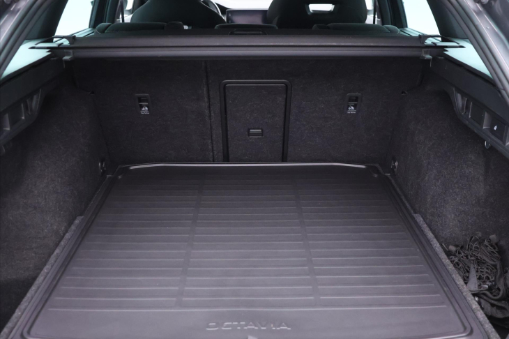 Škoda Octavia 2,0 TDI DSG Sportline DPH