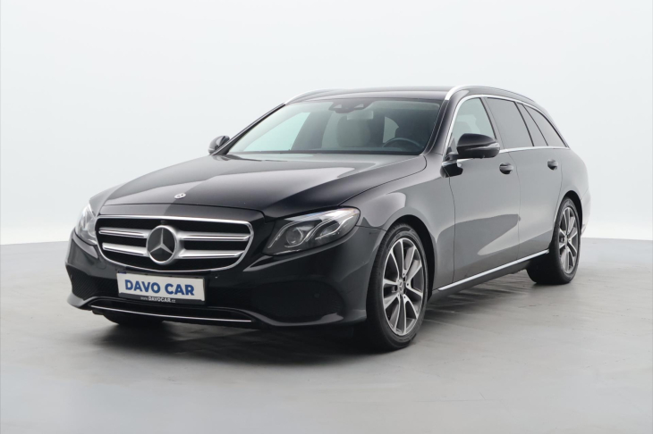 Mercedes-Benz Třídy E 2,0 300d 180kW DPH 360° Aut.