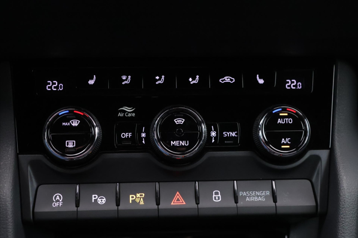 Škoda Karoq 2,0 TDI 4x4 DSG Sportline CZ