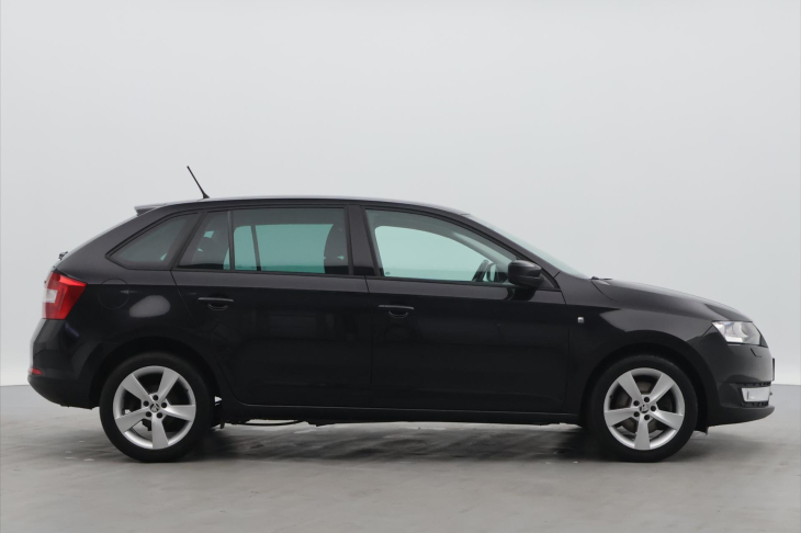 Škoda Rapid 1,6 TDI 77kW Style Xenon Navi