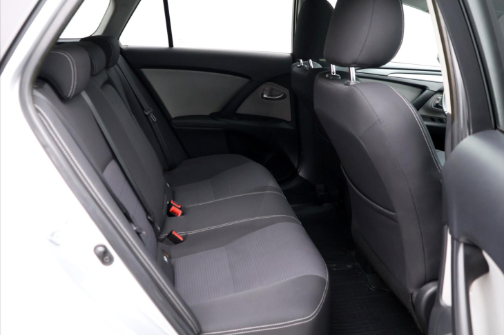 Toyota Avensis 2,0 D-4D 105kW Aut.klima CZ