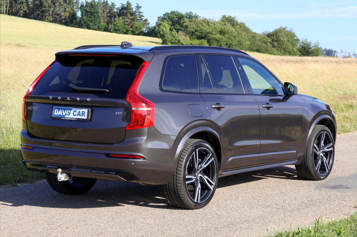 Volvo XC90 2,0 B5 AWD Ultimate Dark 7-Míst