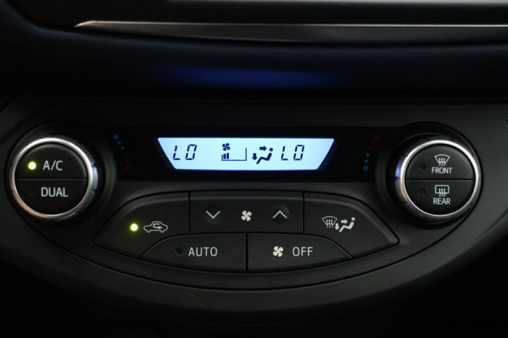 Toyota Yaris 1,5 VVT-i 82kW CZ Tažné Aut.klima