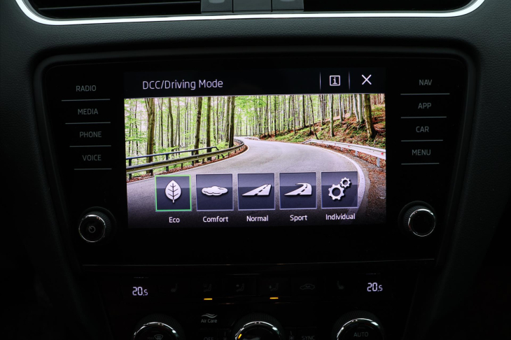 Škoda Octavia 2,0 TDI 110kW DSG Style LED