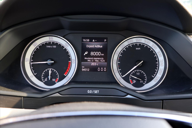 Škoda Superb 2,0 TDI DSG 4x4 CZ Style DPH