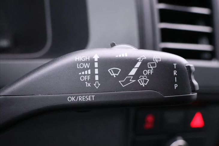 Volkswagen Transporter 2,0 TDI 110kW 8-Míst CZ