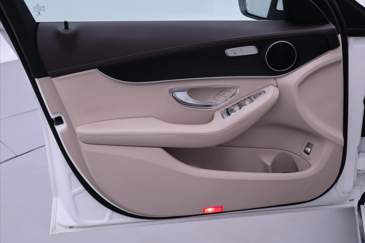 Mercedes-Benz Třídy C 2,0 220d 143kW 4Matic LED